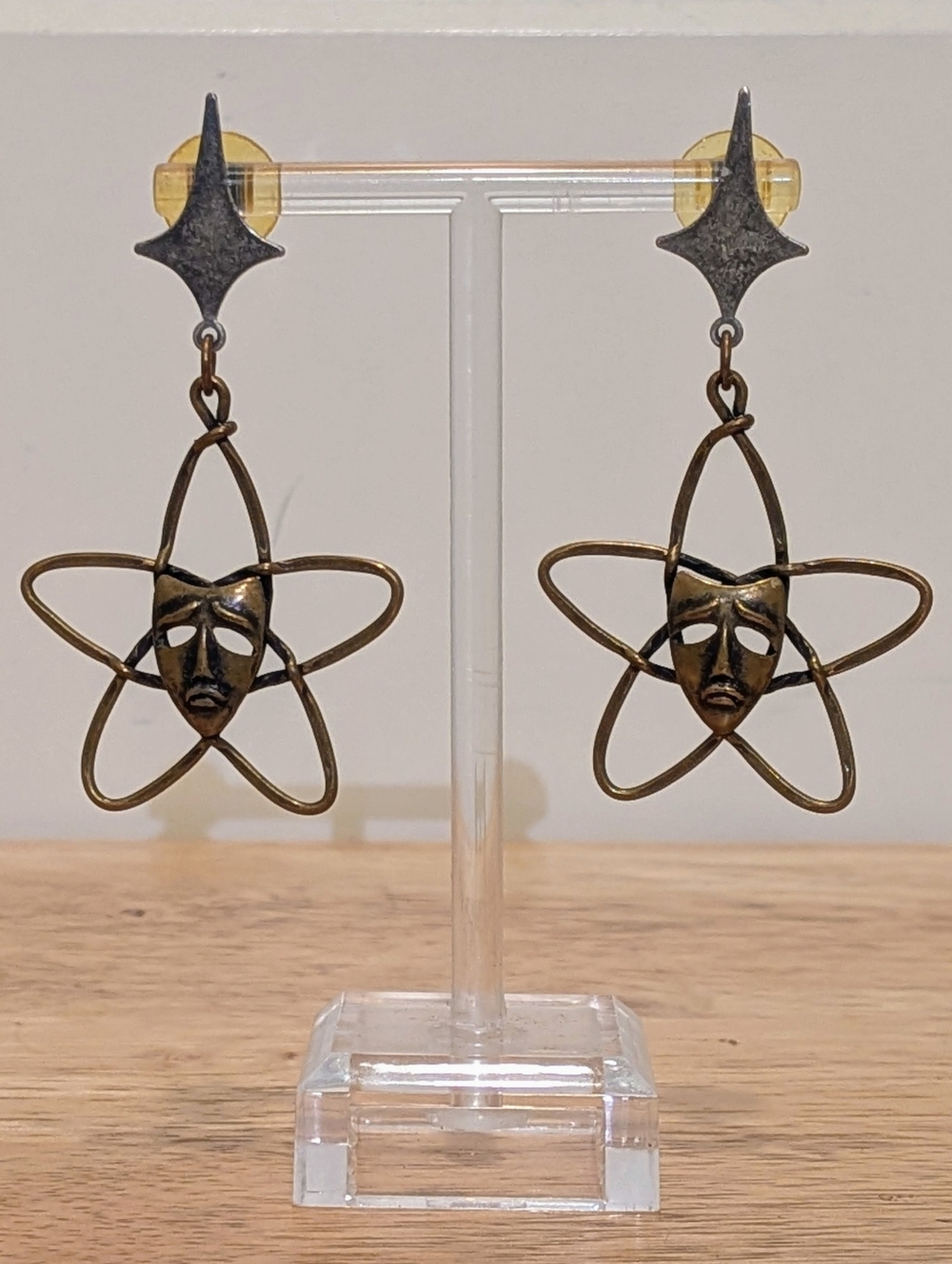 EUC 1993 Susan L Richardson 2.5" Signed Brass Tragedy Mask Star Earrings